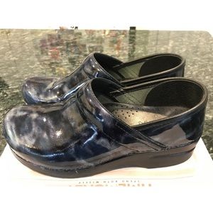Dansko size 38. Been worn twice.